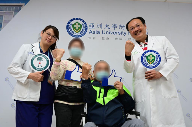 68岁吴先生脊椎压迫受伤，但高昂手术费让他却步，幸在台中市爱相髓脊髓神经病变关怀协会协助下获治疗；为能持续替神经损伤患者筹募医疗费用，亚大医院神经外科名医林志隆18日下午两点半将在中山堂举办慈善音乐会。（亚大医院提供／潘虹恩台中传真）