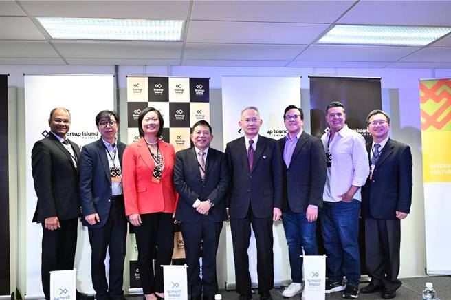 国发会于美国硅谷核心地带帕罗奥图（Palo Alto）设立第二个海外新创基地，国发会主委刘镜清亲自率团前往主持揭幕。图／国发会提供