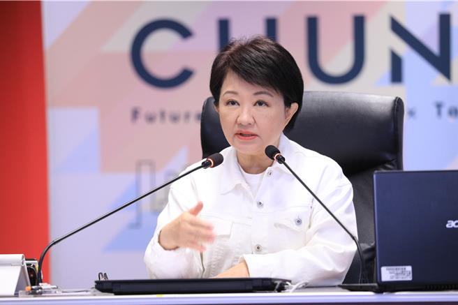 台中市長盧秀燕14日在市政會議中特別呼籲，春節前後很多應酬難免，但千萬不要酒駕，害人害己。（林欣儀攝）