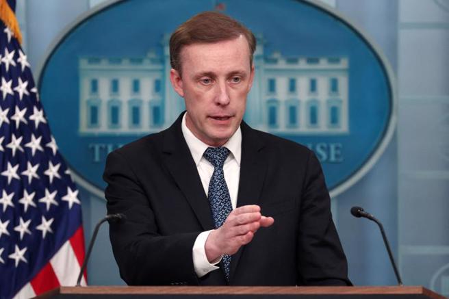 白宮國安顧問沙利文卸任前記者會上表示，他任上曾出現過幾次讓白宮夜不能眠的情勢升級事件，包括2022年裴洛西訪台與中國間諜氣球事件。（圖／路透）