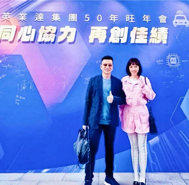 陈子鸿（左）费时一年多耗资千万打造首位虚拟偶像歌手米拉蜜。（喜欢音乐／英业达提供）