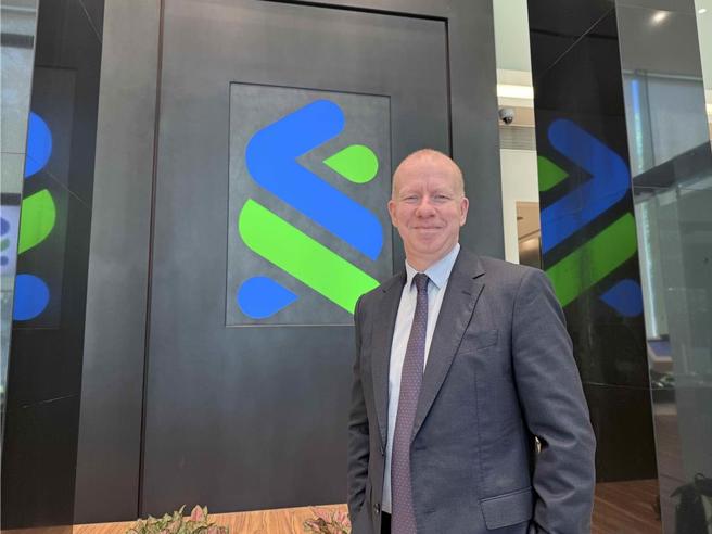 渣打全球首席投资总监布思哲（Steve Brice）近日亲访台湾财管客户。 图／陈碧芬