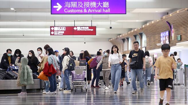 国际旅客来台观光，粗估去年全年为785万人次，仅新冠疫情前2019年高峰的65％水准。图／本报资料照片