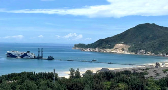 陸攻台用兩棲新駁船試航照罕見曝光 模擬台灣東岸