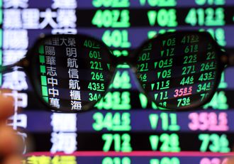 期指今結算 外資殺紅眼！台股重挫逾260點 明看台積電法說