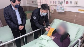 94歲長者台南申請輔具滑倒傷腰椎 家屬批電梯設施與政策不周