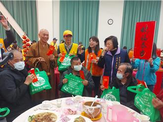 愛心傳遞23載！仕招基金會執行長：用行動溫暖街友心