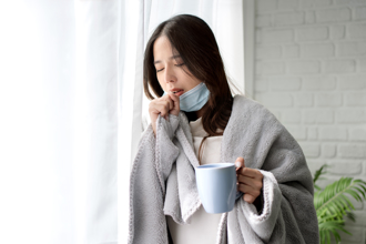 不只感冒！醫揭溼冷4危害：削弱3成免疫力