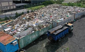 废弃物「新北跨宜兰」乱倒  非法集团海赚3千万   25人涉案2人收押