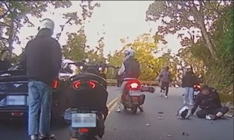 北宜野馬盲彎閃大貨車出事 「媽寶」撞飛騎士！影片曝光