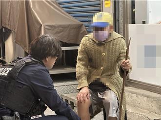 太執著！8旬翁衝銀行排買「蛇年套幣」 險回不了家