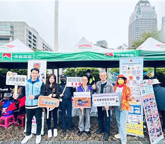 信義警參與寒冬送暖活動！ 宣導反詐騙及交通安全觀念