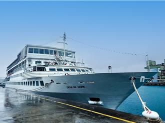 「世界最大海上圖書館」航抵花蓮 望僕號1／17至2／2開放登船參觀