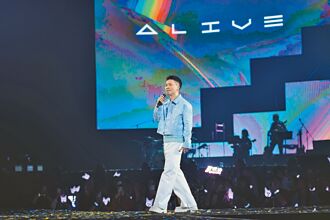 蕭秉治X型魔力舞台 8月移師雄蛋