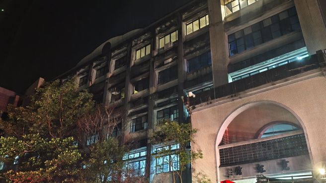 华梵大学今天凌晨发生火警。（图 / 刘咏韵翻摄）