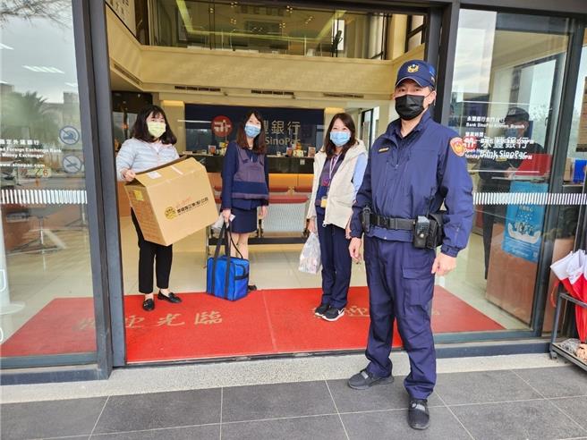 全国春安工作20日起同步执行，金门县警局将针对辖内财物匯集处所提升巡逻频率，加强治安维护。(图／金城警分局提供)