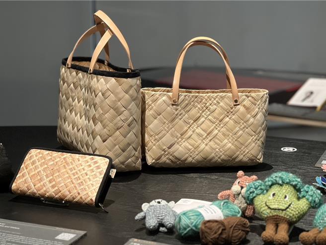 工艺青年透过创作探索内外平衡，将个人特质融入创作，与文化对话。（杨静茹摄）