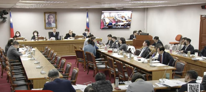 立法院15日下午开始114年中央总预算马拉松式协商，但朝野气氛不佳，最终进度零散会。（摘自国会直播）