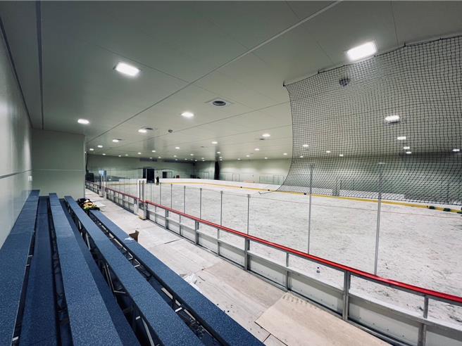 土城运动中心设有新北市唯一室内冰宫。（新北体育局提供）