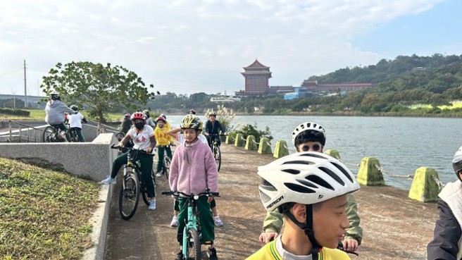 自行车可成为短距离社区踏查的交通工具。（兰州国中提供）