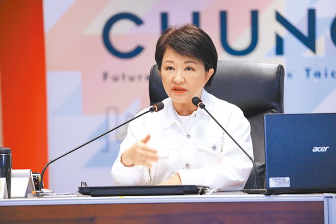 台中市警局執行「2025春節交通安心大執法」，市長盧秀燕14日在市政會議呼籲民眾千萬不要酒駕，會害人害己。（林欣儀攝）（禁止酒駕，飲酒過量有害健康）