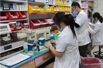 慢性病患別斷藥！春節飲食多陷阱 醫：注意藥物交互作用