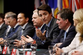 準備出招？川普高舉關稅大刀 加拿大反拿1物威脅