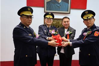 苗栗縣警局新任局長布達   鐘東錦勉做好春節交通疏導