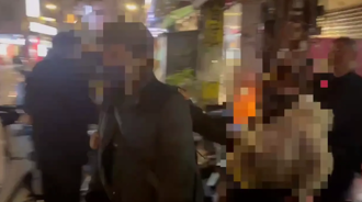 萬華外籍私娼囂張拉客！7男點「外國茶」爽一半遭逮 攻堅畫面曝