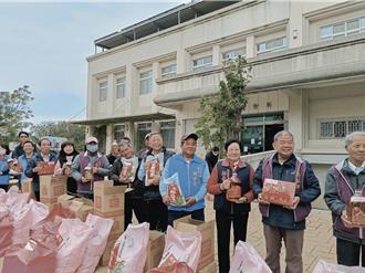歲末寒冬送愛心 花壇鄉219戶弱勢族群喜收暖心物資