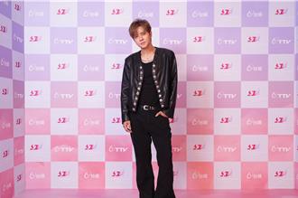 羅志祥認出20年護理師鐵粉！ 豪撒6萬大紅包：感謝辛苦付出