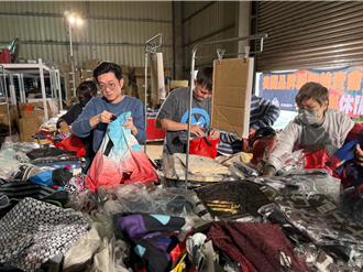 高雄美国服饰特卖会 一袋「装到满」免3千 还送休閒鞋