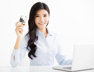 海外網購刷退恐拿不回手續費 銀行教怎選卡