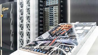 扩美AI伺服器产能 鸿海砸41亿加州买地、厂房