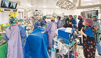 国内首例 大学生休克 血管外心臟去颤器保命