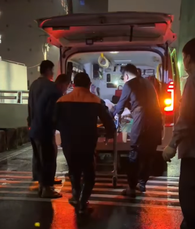 老翁經送醫無大礙。（翻攝大寮在地人大小事臉書）