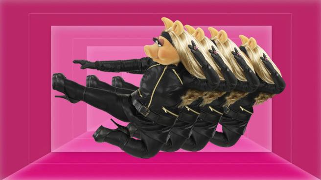 豬小姐Miss Piggy樂觀、大膽自信的特質，讓ORIS聯名表充滿個性。（迪士尼提供）