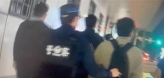 警方将滋事的6名印尼籍移工送办。（警方提供）