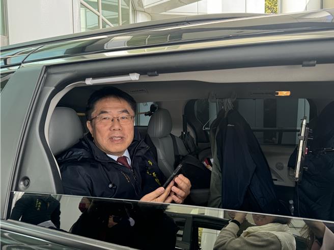 台南市长黄伟哲首度对4名局处首长人事案露口风，强调都已有人选了。(曹婷婷摄)