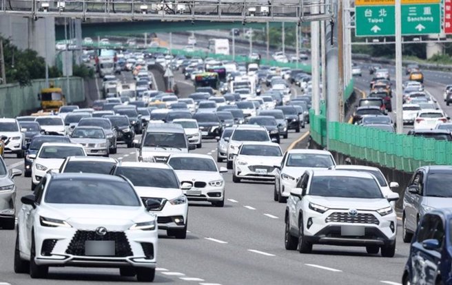 春節連假將至，交通部公布國道、省道及大眾運輸疏運措施。（示意圖／本報資料照）