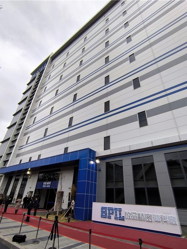 矽品潭科新廠揭牌。（李京昇攝）