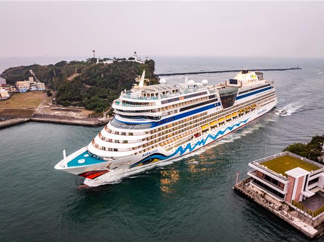 愛達郵輪史黛拉號（AIDAstella）首航高雄港。（翻攝照片／洪靖宜高雄傳真）