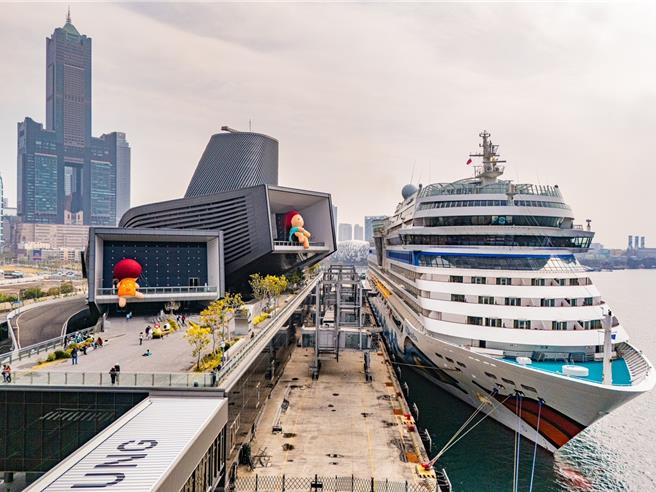 愛達郵輪史黛拉號（AIDAstella）停靠高雄港旅運中心。（翻攝照片／洪靖宜高雄傳真）