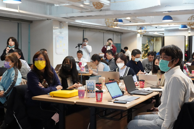 教育部期待透过数位导入师培大学工作坊深化数位科技在师资培育中的应用，帮助教师将数位工具融入课堂教学。（照片/教育部提供）