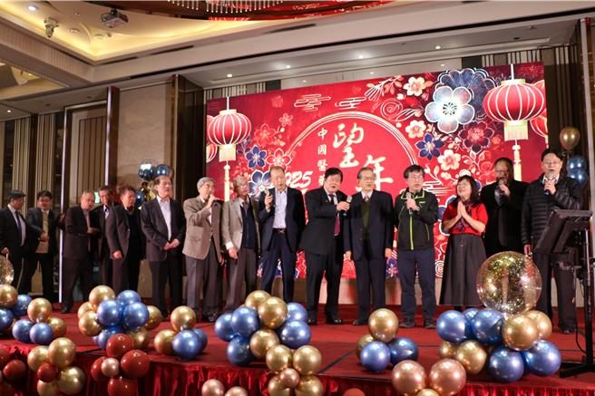 中国医药大学举办岁末望年会。（校方提供／李京升台中传真）