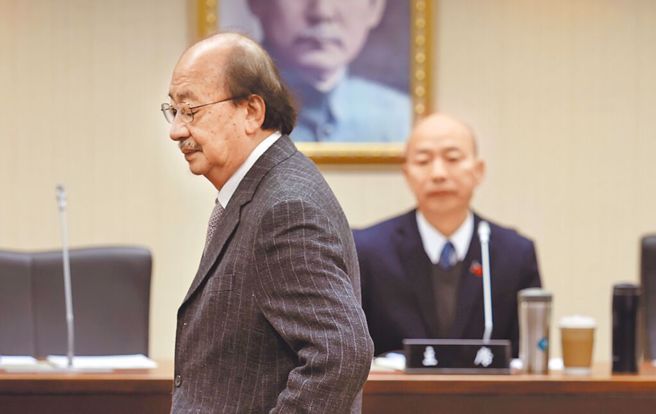 柯建铭（左）被指政党协商时冗长发言，目的在拖延总预算至21日无法审完，责任推蓝白好策动罢免。（示意图／资料照）