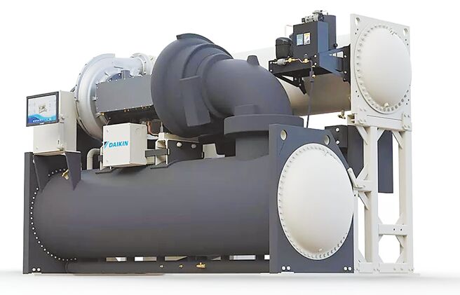 大金磁浮冰水主機代表了空調系統領域的技術巔峰，大金自2003年推出全球首台商用磁浮冰水主機以來，不斷精進提升技術與性能。圖／和泰大金提供