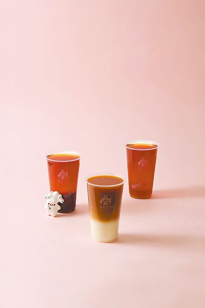 「瑰密系列」饮品，以玫瑰为重点基础，推出「瑰密红茶」、「瑰密鲜奶茶」及「瑰密冷露」3款风味饮品。（白浪春禾提供）