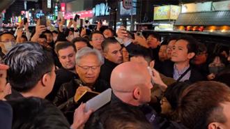 黃仁勳沒吃到章魚小丸子 他安慰「台灣夜市9成都一樣」引兩派論戰