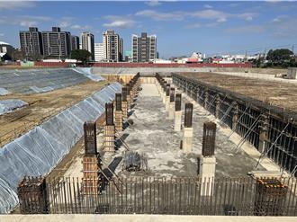 新北最大鳳鳴滯洪池預計年底完工 侯友宜視察工程進度